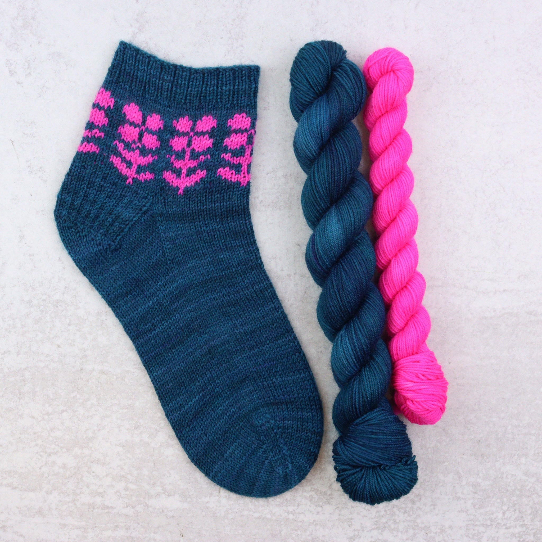 Colorwork Cuff Club (August. Vol. 1) - Tough Sock Set